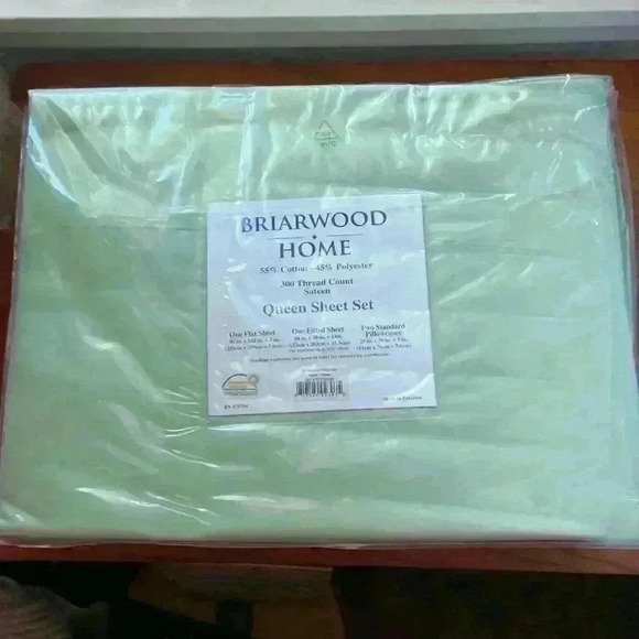 Briarwood Home 300 TC Sateen Queen Sheet Set. Light Green- New - Picture 1 of 4